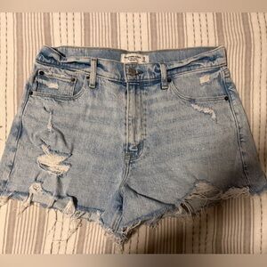 Abercrombie & Fitch The Mom High Rise Short